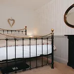 The Street Head 4*