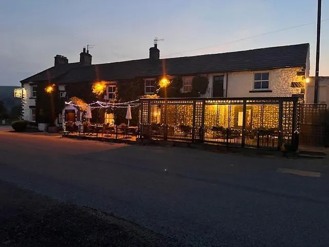 Inn The Street Head West Burton