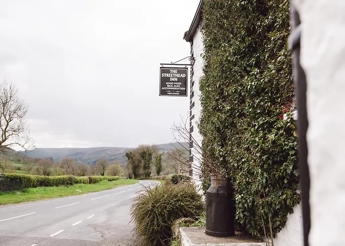 Inn The Street Head 4*