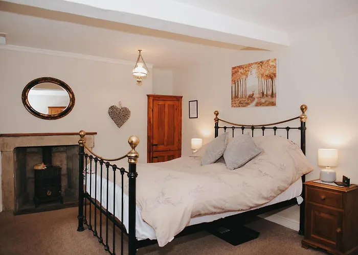 Inn The Street Head 4*