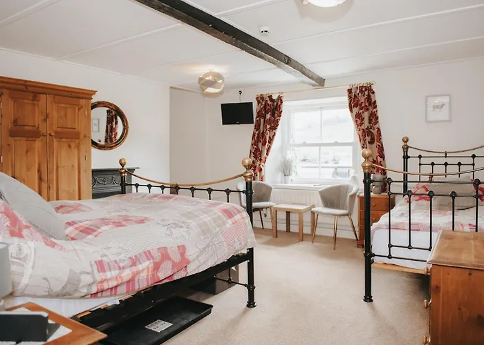 The Street Head 4* West Burton