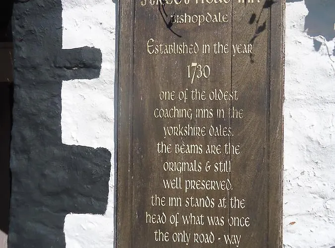 Inn The Street Head West Burton